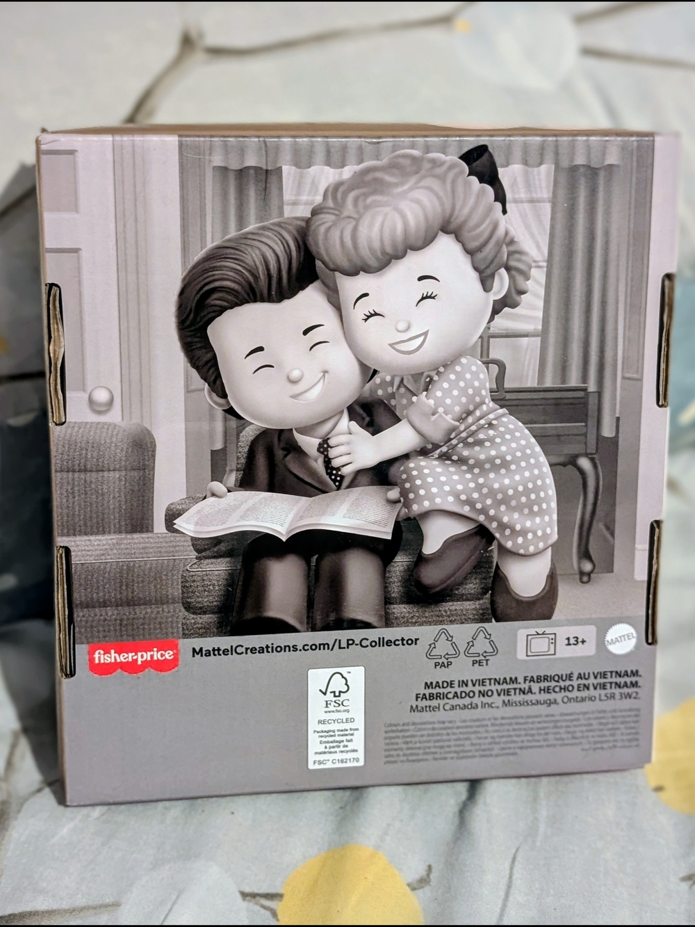 Little People Collector | I Love Lucy: Lucy and Ricky Special Edition Figure Set - Picture 3 of 3